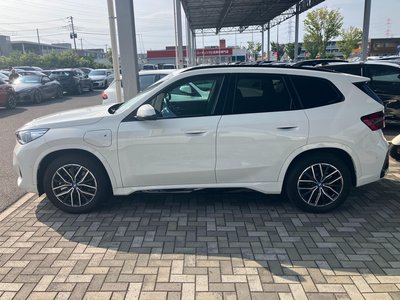 2025 BMW IX1 照片 2