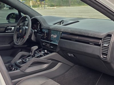 2022 Porsche CAYENNE — миниатюра 19