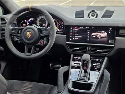 2022 Porsche CAYENNE — миниатюра 17
