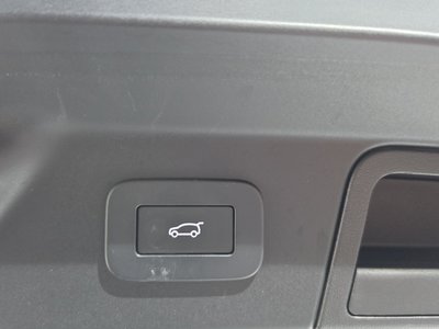 2024 LAND Rover RANGE ROVER VELAR thumbnail 19