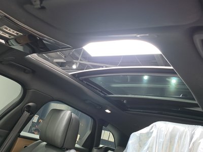 2024 LAND Rover RANGE ROVER VELAR thumbnail 18