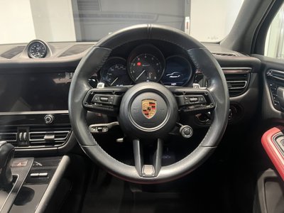 PORSCHE MACAN - 9
