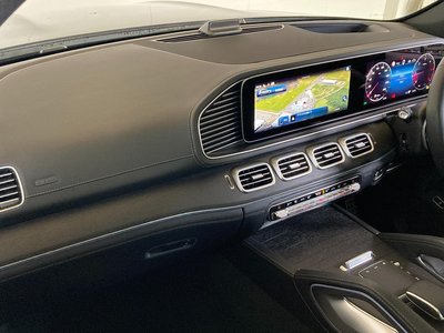 2025 Mercedes-BENZ GLS photo 9