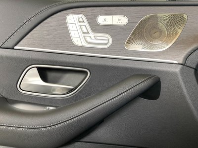 2025 Mercedes-BENZ GLS — миниатюра 47