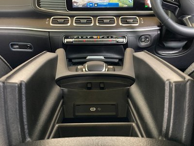 2025 Mercedes-BENZ GLS — миниатюра 16