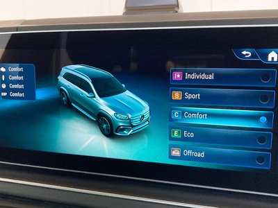 2025 Mercedes-BENZ GLS — миниатюра 35
