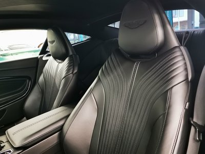 ASTON MARTIN DB11 - 5