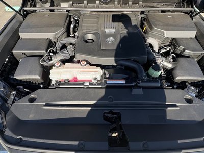 TOYOTA LAND CRUISER 300 - 9