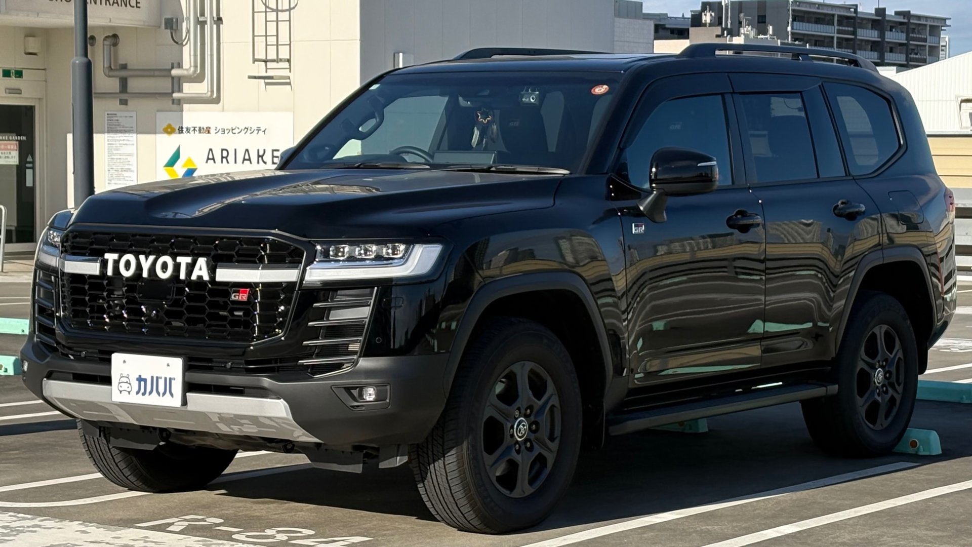 TOYOTA LAND CRUISER 300 - View 1