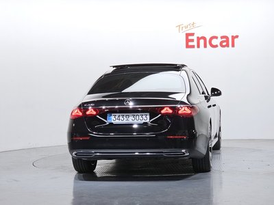 MERCEDES-BENZ E-CLASS - 4