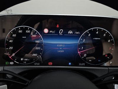 MERCEDES-BENZ E-CLASS - 8