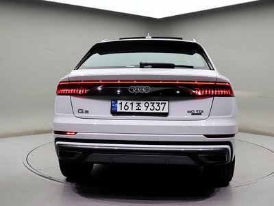 2020 AUDI Q8 photo 3