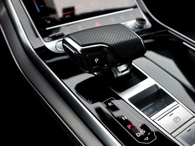 2020 AUDI Q8 — миниатюра 17