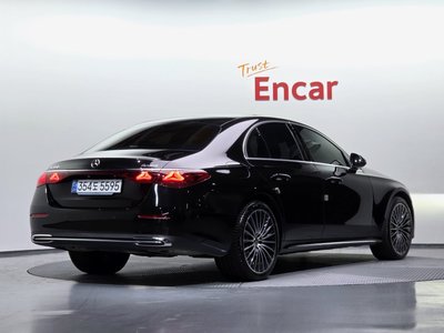 MERCEDES-BENZ E-CLASS - 4