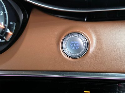 2022 Genesis GV70 thumbnail 30