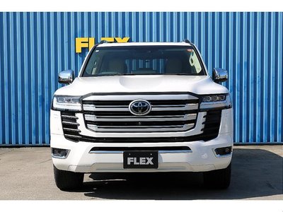 TOYOTA LAND CRUISER 300 - 8