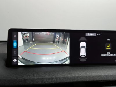 2021 Genesis GV70 — миниатюра 21