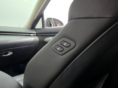 2021 Genesis GV70 — миниатюра 28