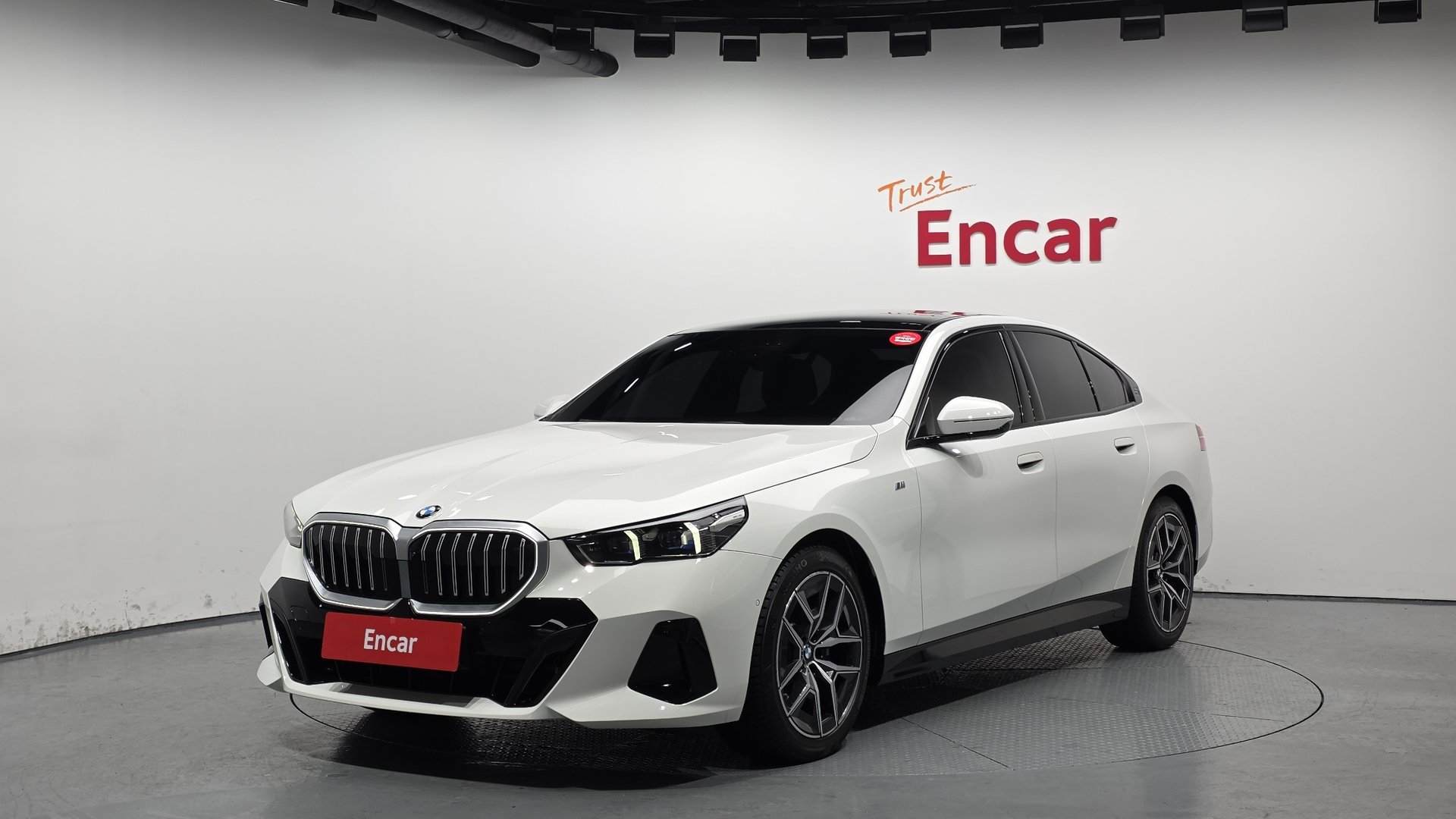 BMW 5 SERIES - View 1