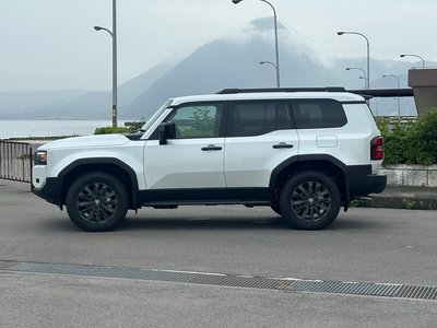 TOYOTA LAND CRUISER 250 - 3