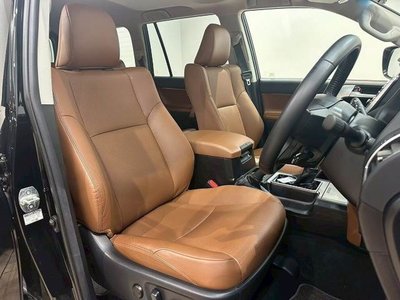 TOYOTA LAND CRUISER PRADO - 9