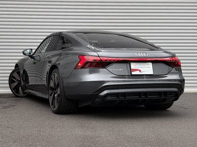 AUDI E-TRON GT QUATTRO - 10