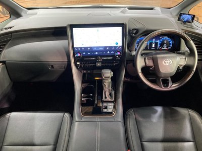 2025 Toyota ALPHARD photo 2
