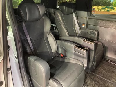 2025 Toyota ALPHARD photo 10
