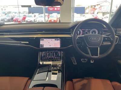 AUDI A8 - 10