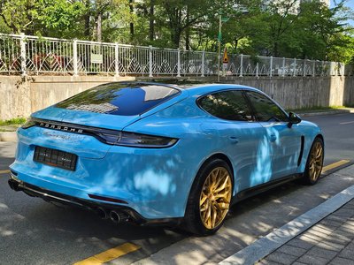 PORSCHE PANAMERA - 3