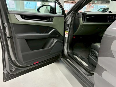 2023 Porsche CAYENNE thumbnail 47