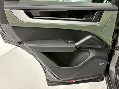 2023 Porsche CAYENNE thumbnail 56