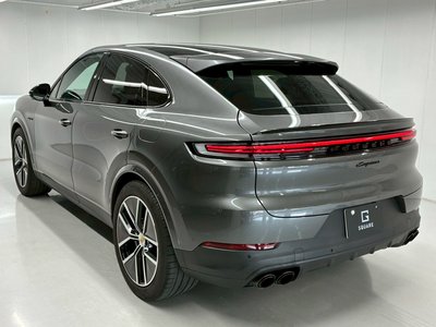 2023 Porsche CAYENNE thumbnail 18