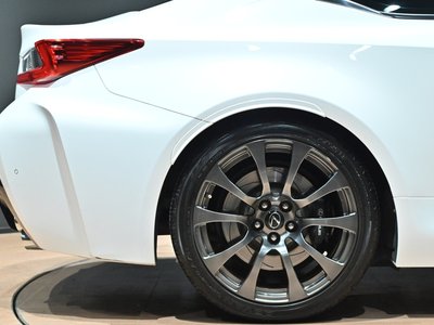صورة مصغرة 61 لـ 2015 Lexus RC F