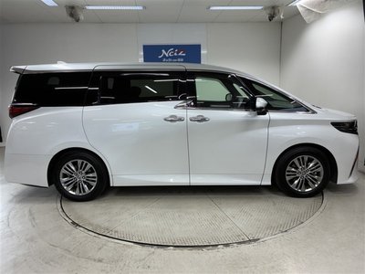 2023 Toyota ALPHARD — фото 9
