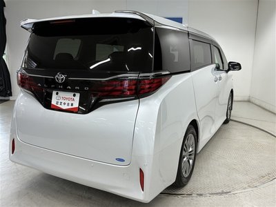 2023 Toyota ALPHARD — фото 8