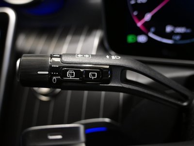 2025 Mercedes-BENZ C-CLASS — миниатюра 24