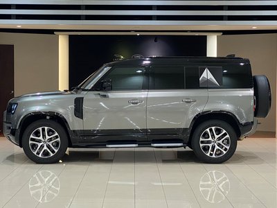 LAND ROVER DEFENDER - 7