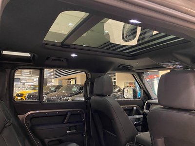 LAND ROVER DEFENDER - 4