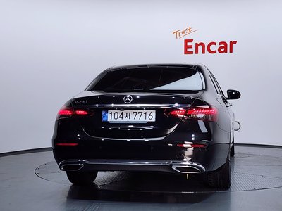 MERCEDES-BENZ E-CLASS - 3