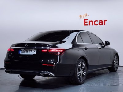 MERCEDES-BENZ E-CLASS - 4