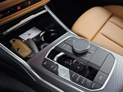 2025 BMW 3 SERIES thumbnail 12