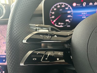 2026 Mercedes-BENZ C-CLASS — миниатюра 32
