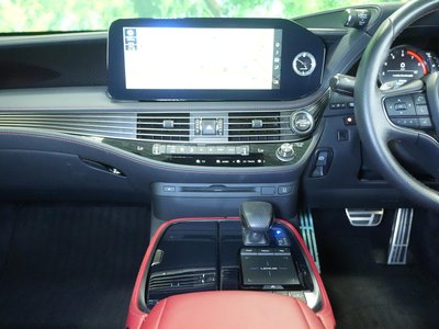 2021 Lexus LS 照片 9
