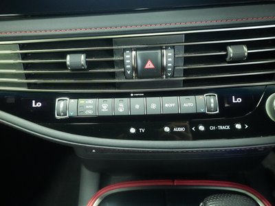 2021 Lexus LS thumbnail 18