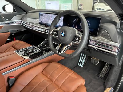 BMW 7 SERIES - 8