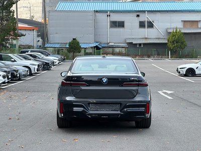 BMW I7 - 3