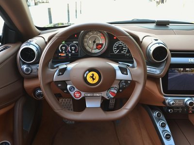 صورة 8 لـ 2019 Ferrari GTC4 LUSSO
