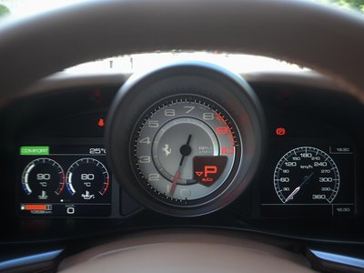 2019 Ferrari GTC4 LUSSO — миниатюра 25