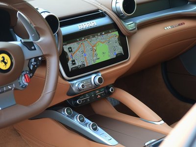 2019 Ferrari GTC4 LUSSO — миниатюра 23